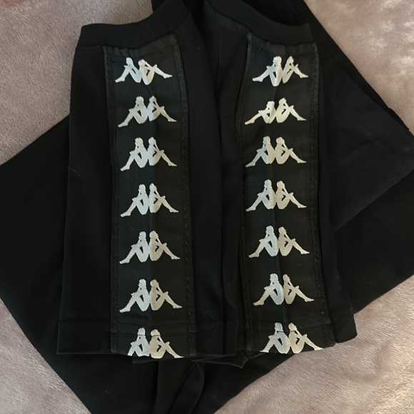 EUC Women’s XS Kappa Banda tee black and white - Picture 5 of 6